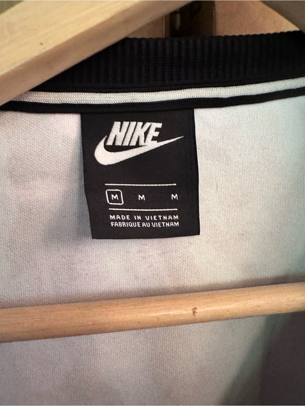 Nike Black Cropped Sweatshirt with Vibrant Tropical Print - Picture 3 of 3